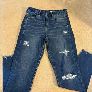 Americ Eagle Outfitters Women's Distressed Curvy Hi-Rise Jeggings